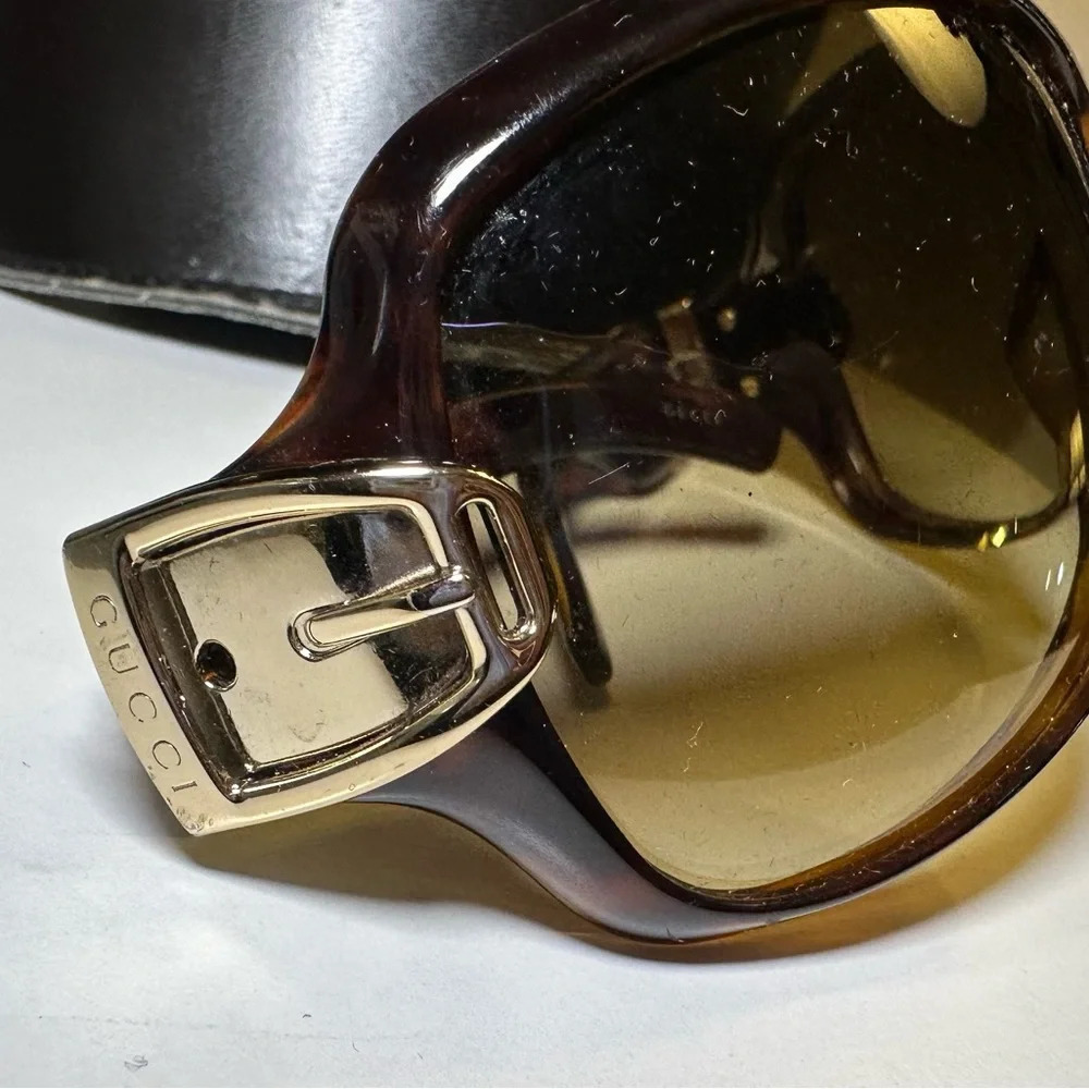 Gucci - Vintage Buckle sunglasses shades